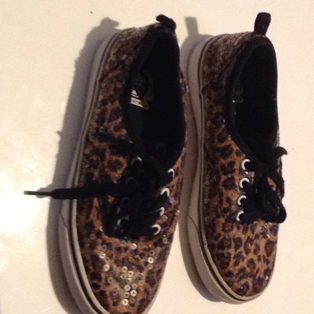 Shoes - Picture 3 of 5